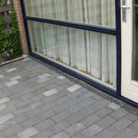 Glas door A P van Mourik